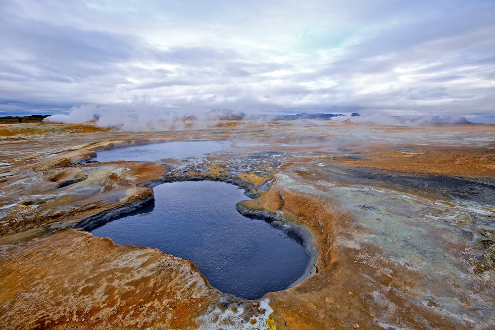 source d'eau chaude, fumerolle, mare de boue, solfatares, Hverarond, Hverir, paysages, Islandede